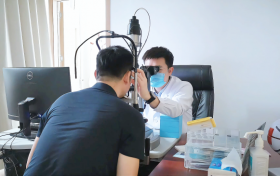 术后不用趴！南山华厦眼科“免趴”新技术，让49岁男子解除失明危机