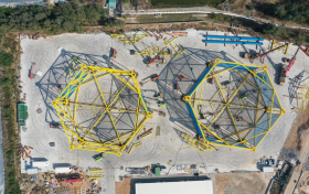 中交广航局交建公司粤东海洋牧场项目2座桁架式网箱 主体框架完成拼装